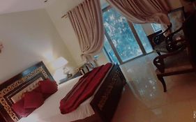 Hotel Versa Apartment And Lodges Lahore